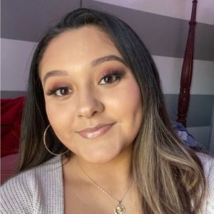 Meet your Posher, Melanie